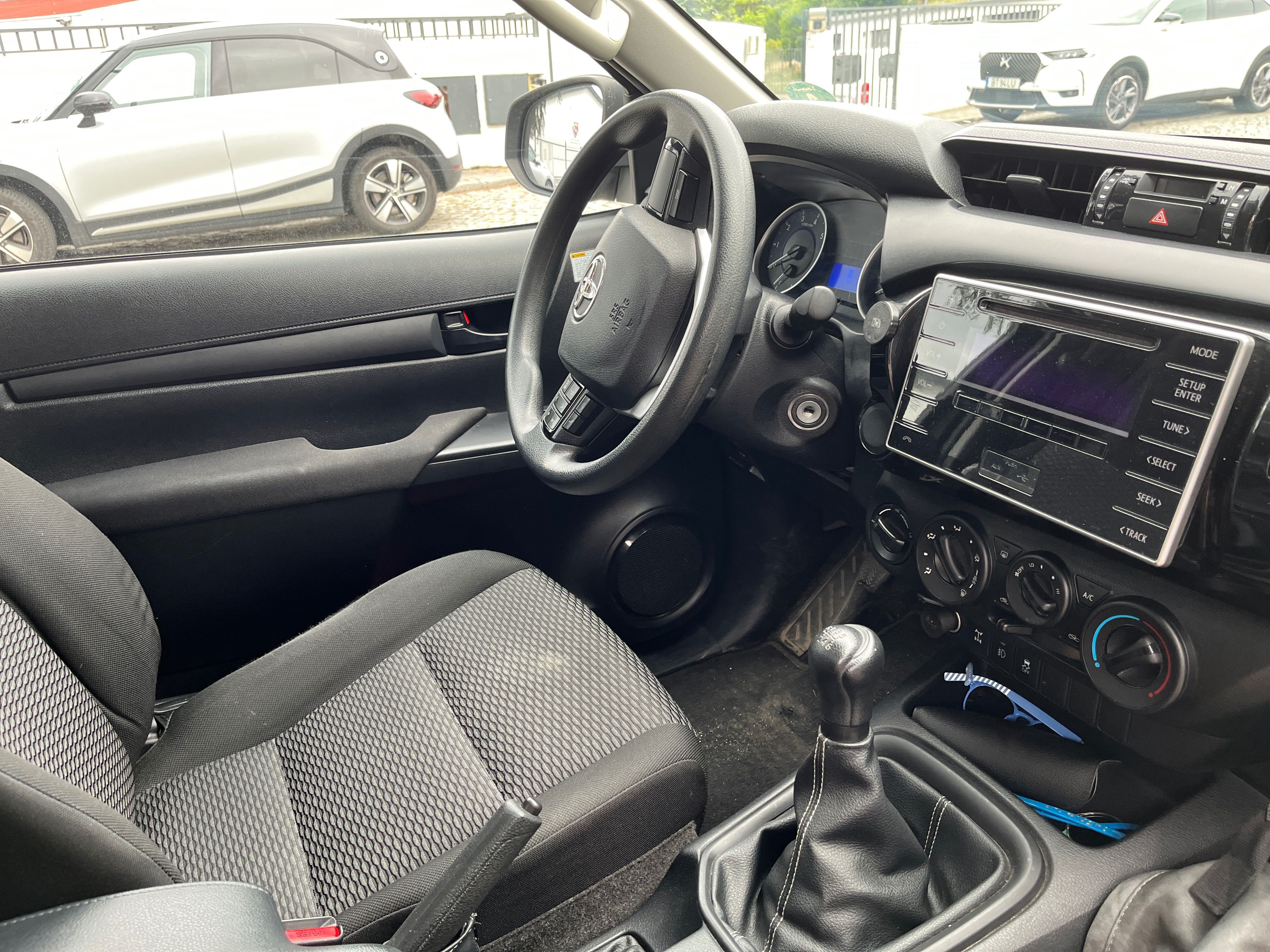 Toyota Hilux 4X4 semi-nova - Apenas 67000 km_Nunca fez TT_Pintura mate