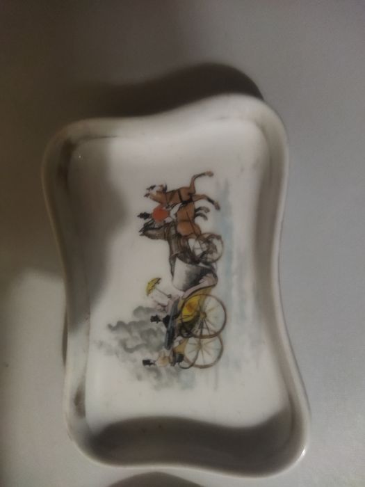 Pratos decorativos em excelente estado