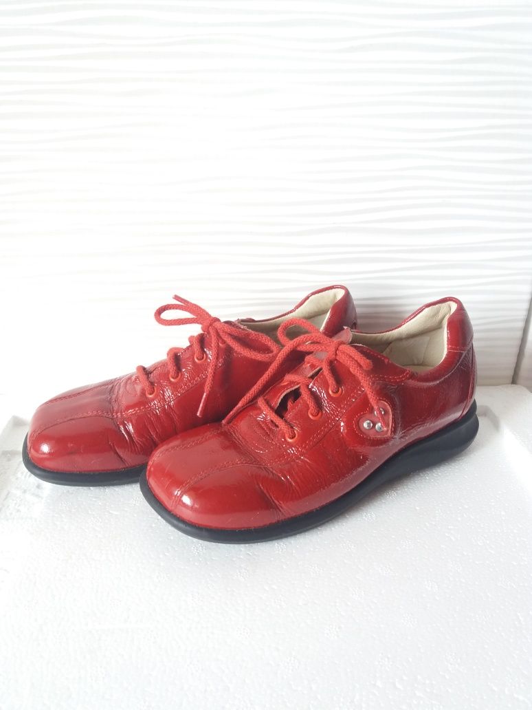 Pantofle pantofelki buciki ciemno czerwone bordowe roz. 30 wkł. 19cm