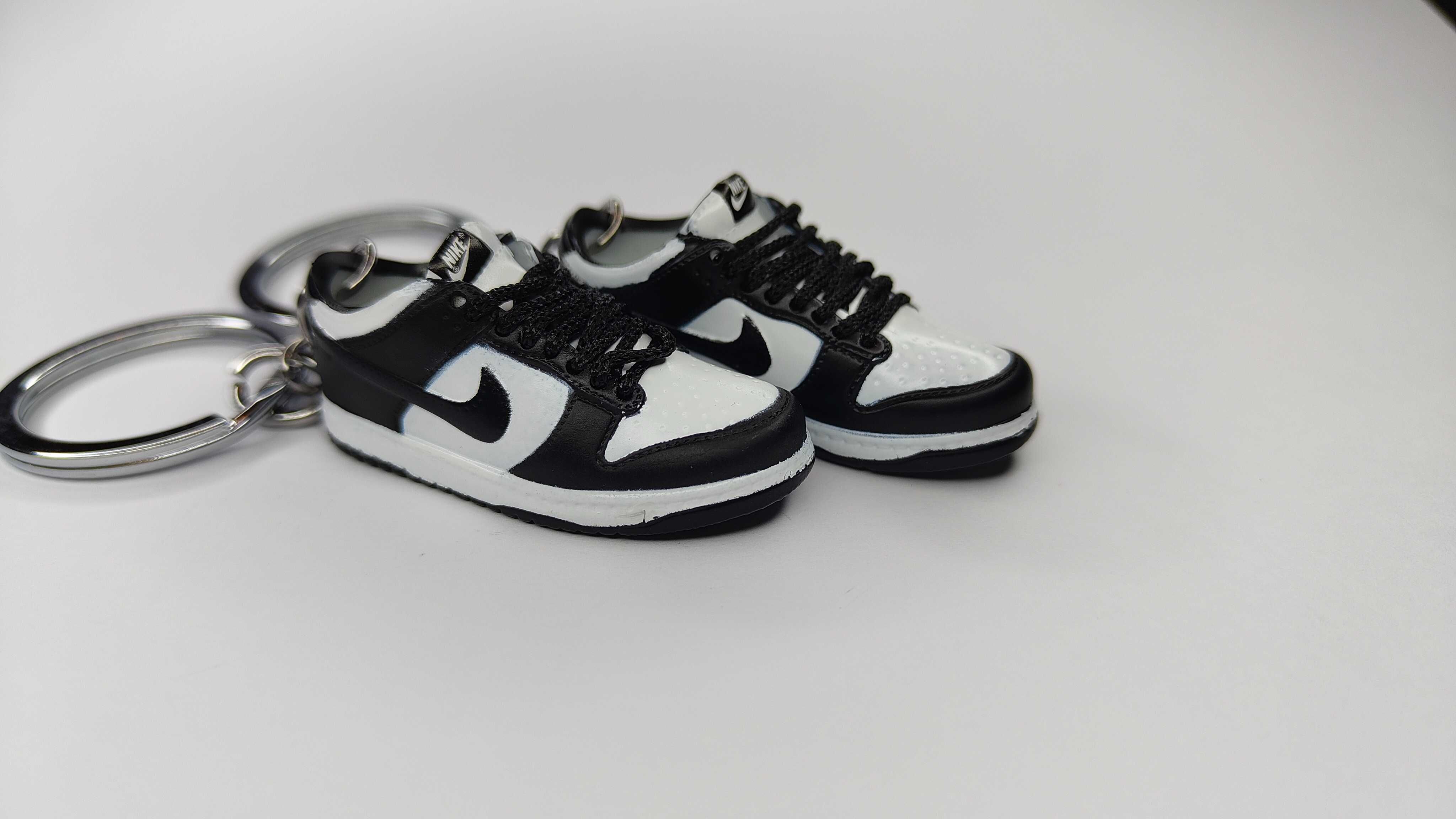 Porta Chaves Nike Dunk Low Black and White (Panda)