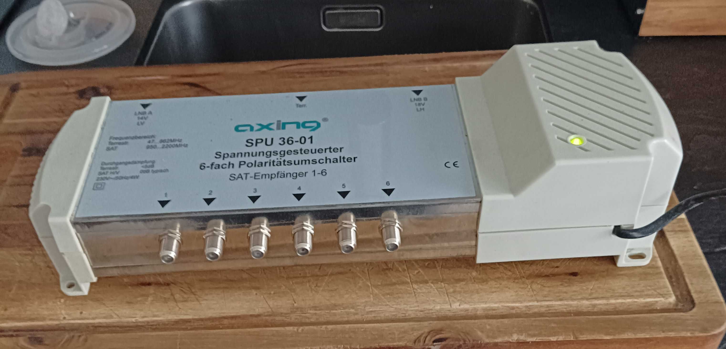 Axing multiswitch satelitarny SPU 36-01 przełącznik polaryzacji