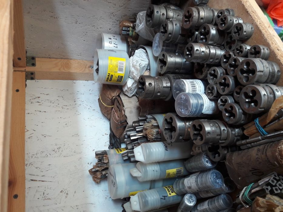 плашки(лєрки),праві та ліві різьби