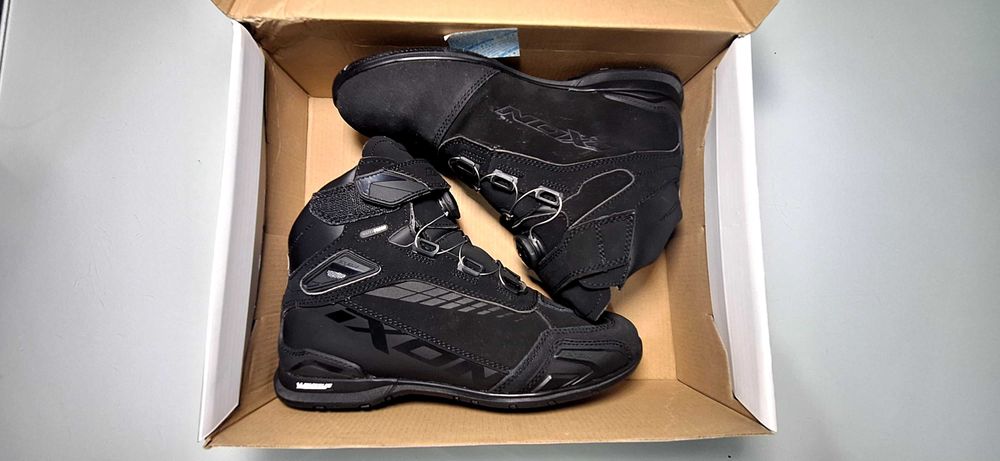 Botas Ixon Bull Black WP