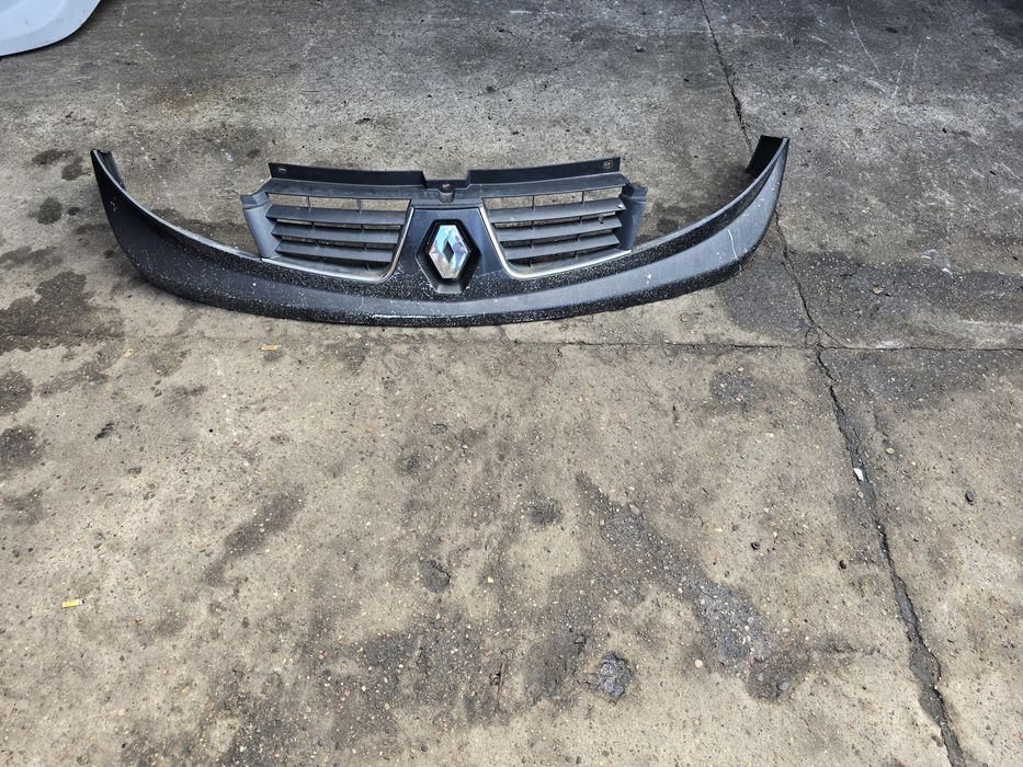 Renault trafic atrapa grill przód wersja 06-14 rok