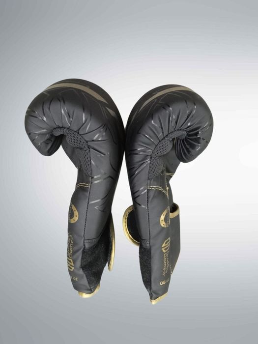 Боксерские перчатки новые