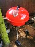 Grill węglowy ze wskaźnikiem temperatury
