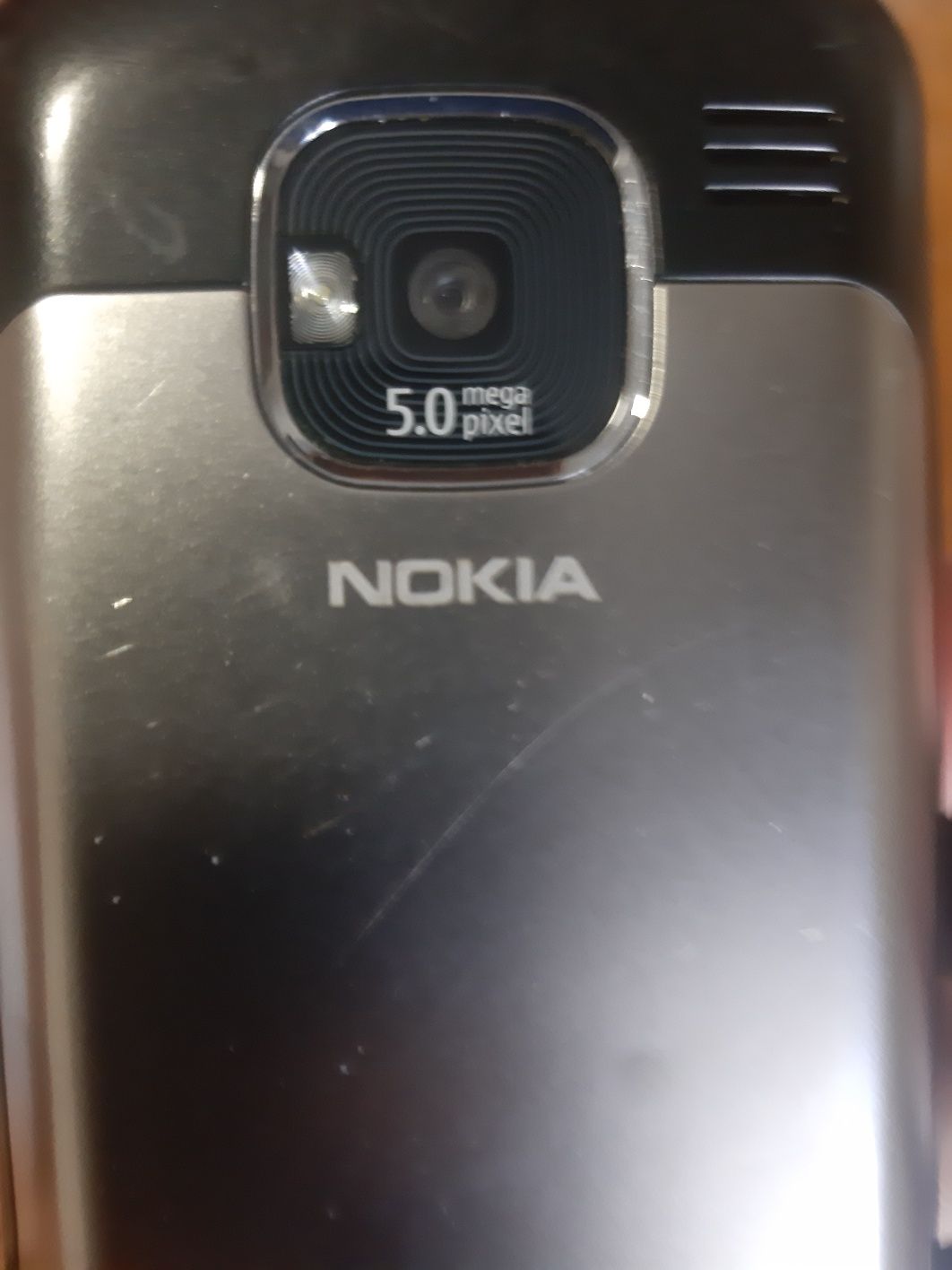 Nokia 5.0 mega píxel com uma câmara e lanterna (é de teclas)