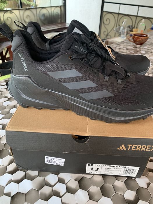 Кросівки адідас нові ,сезон осінь дуже класні купував для себе ,помили