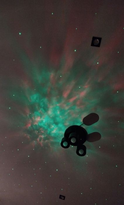 Lampka Projektor LED dla Dzieci - Rzutnik Gwiazd, Nieba i Planet