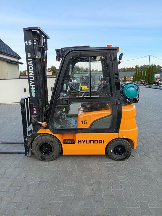 Sprzedam wózek widłowy Hyundai z 2015 rok udz 1,5 tony przesow boczny