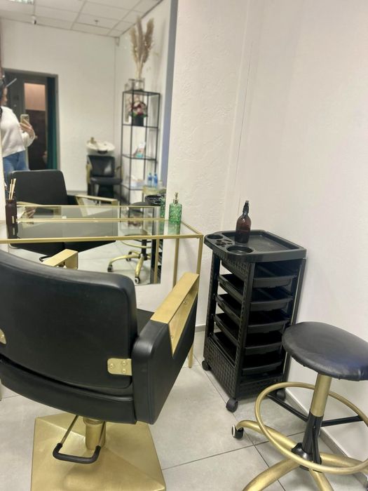 Podnajem stanowiska fryzjerskiego / do przedłużania włosów