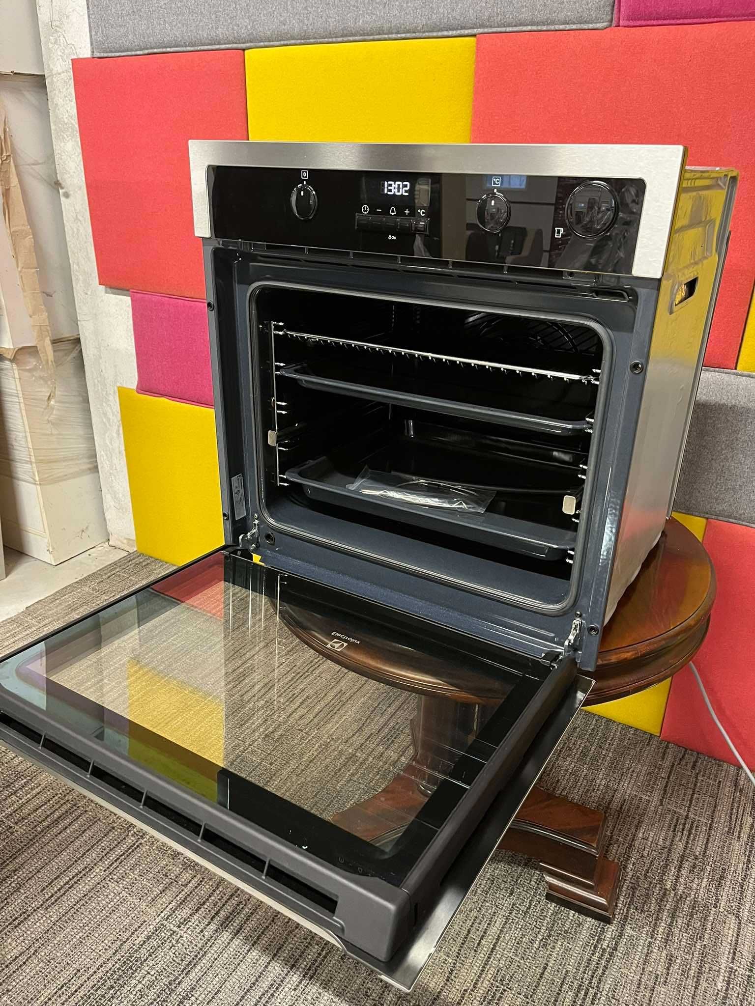 Piekarnik elektryczny parowy Electrolux EOB6651ANX jak nowy CombiSteam