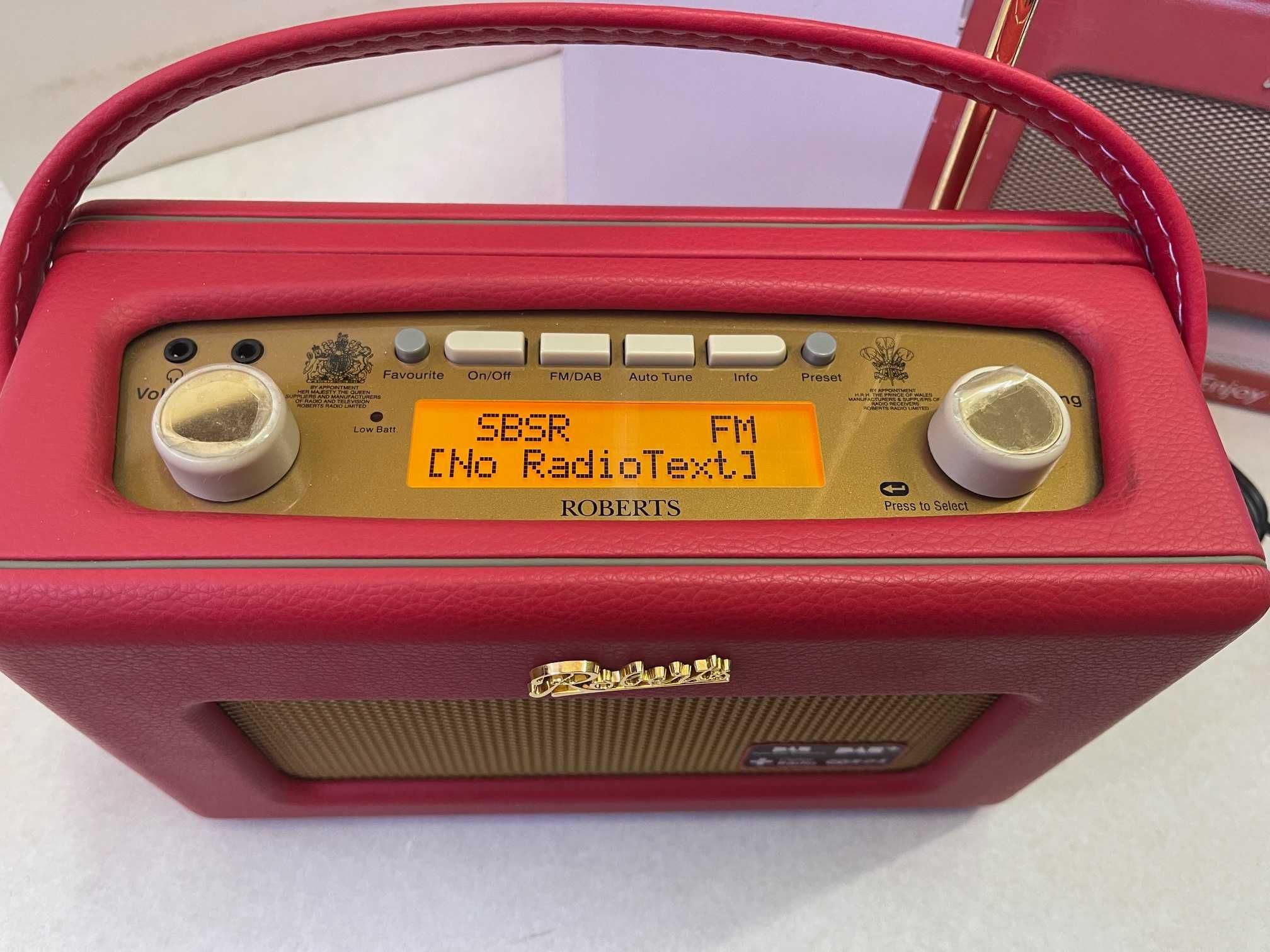 Rádio Roberts RD60, FM/DAB, estilo vintage, acabamento em pele