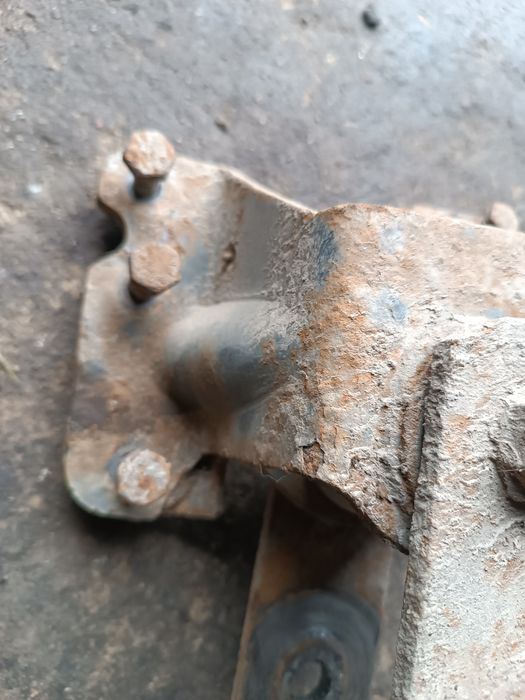 Mocowanie resora Iveco daily III 65c kompletne śruby