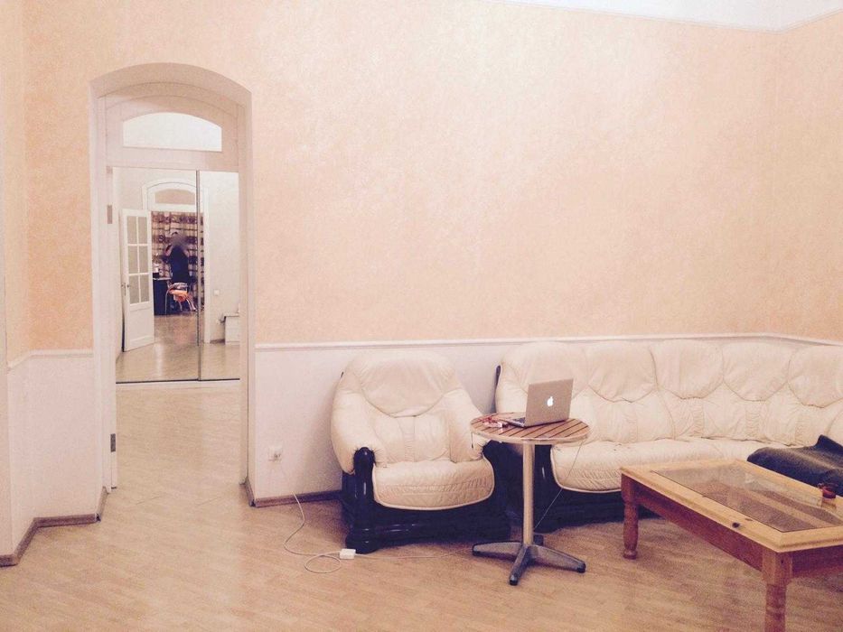 Центр міста. Горсад. Дерибасівська. Середній поверх. Ремонт. Меблі