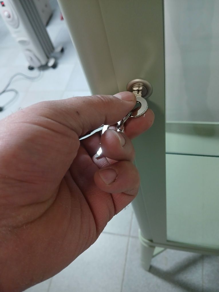 Vitrine IKEA-Fabrikor (Verde Acinzentado Pálido)