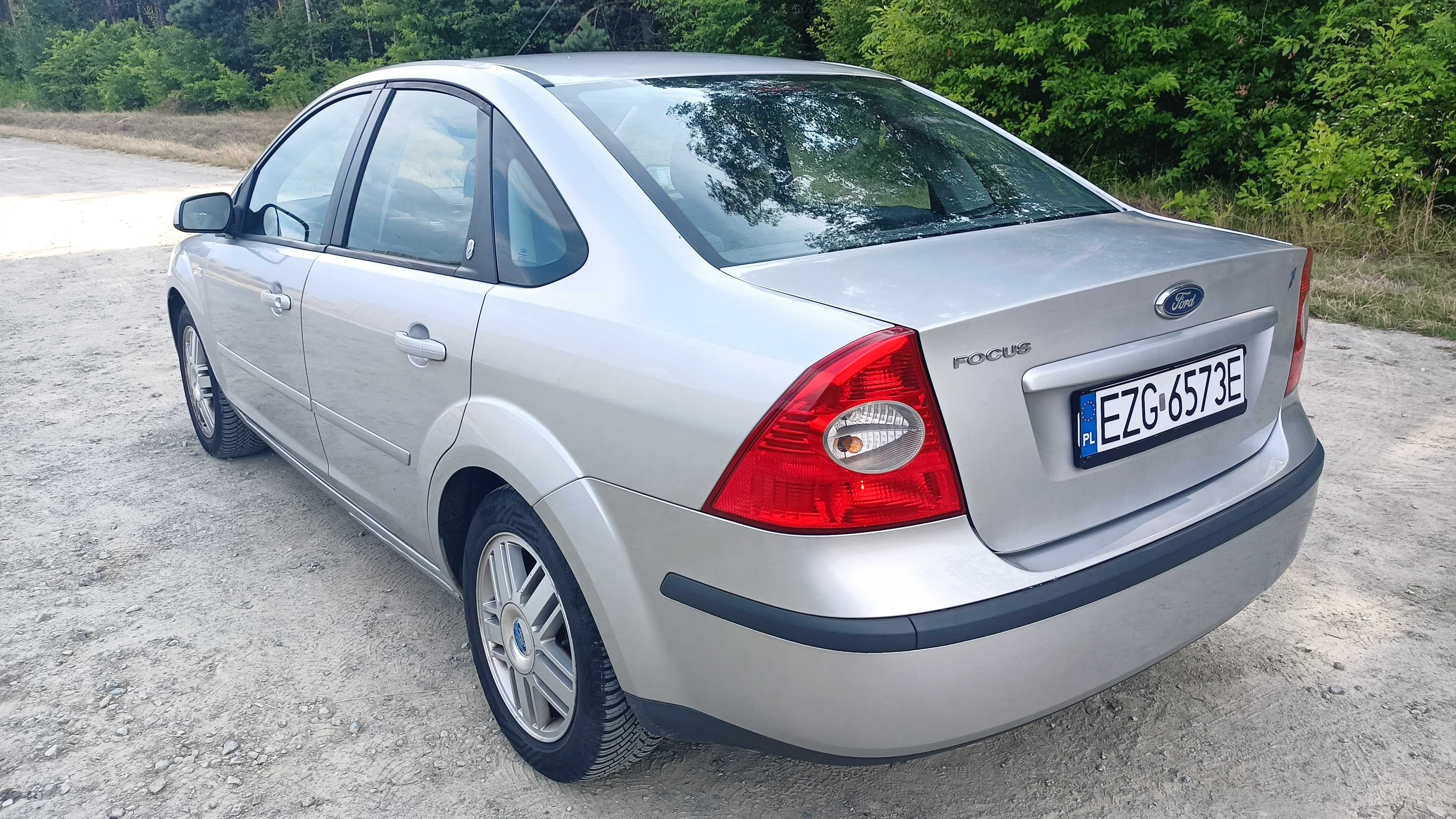 Ford Focus mk2 sedan 1.6 Ti-VCT 115KM wersja GHIA