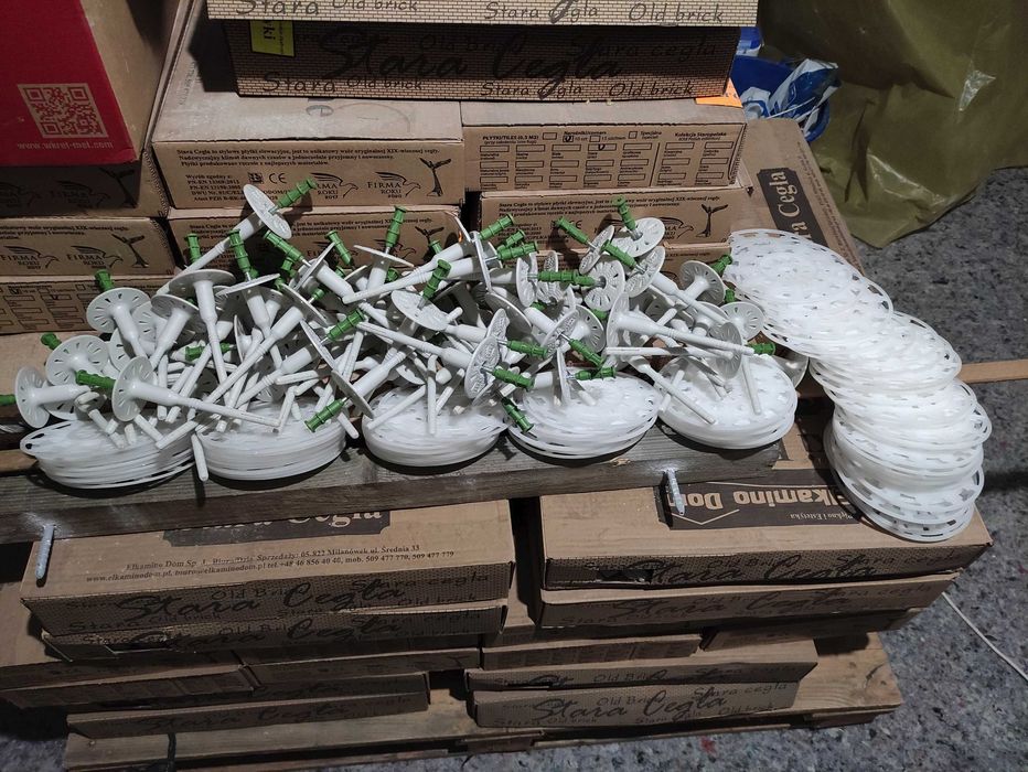 Kołki do wełny (WKTHERM-S 8x135) oraz kołnierze dociskowe (TDX-140)