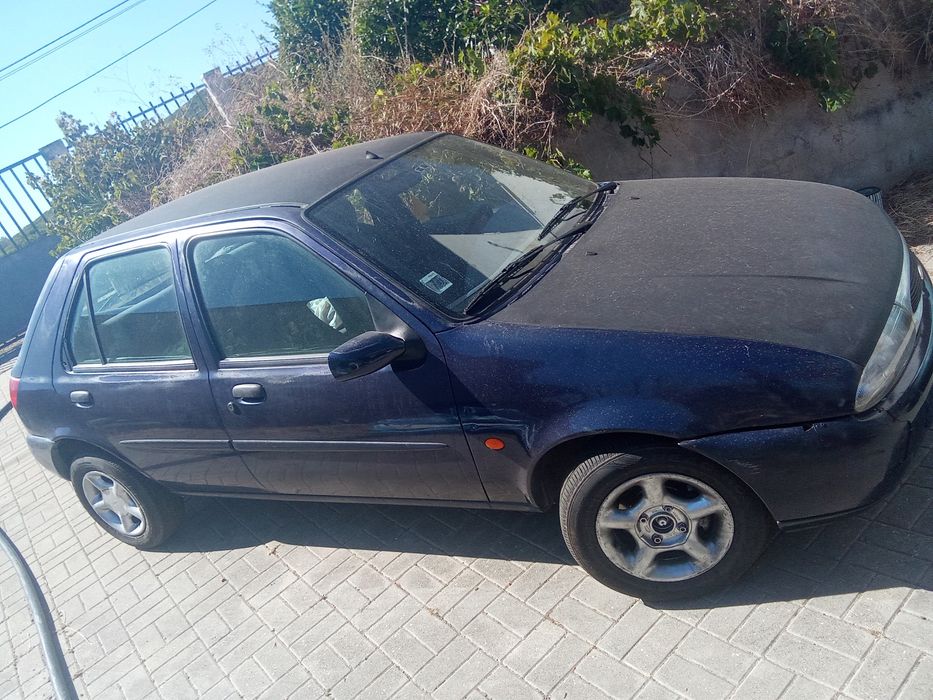 Ford fiesta ano 1999 a gasolina