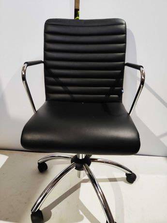Кресла офисные черные