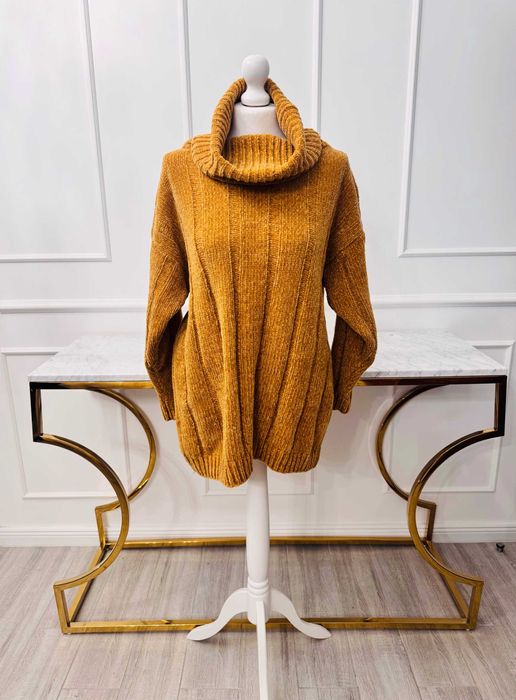 Golf w kolorze musztardowym