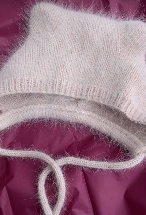 Шапочка с ушками, ручная работа ангора