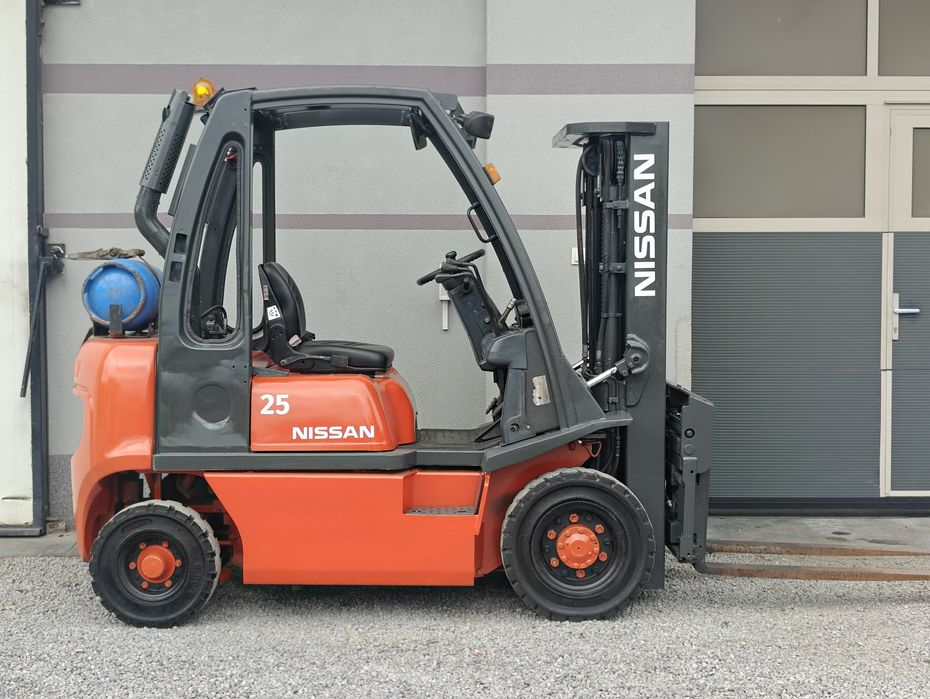 Wózek Nissan FG25 2.5T Lpg Triplex 4.4m Pozycjoner 4 sekcje książkaUdt