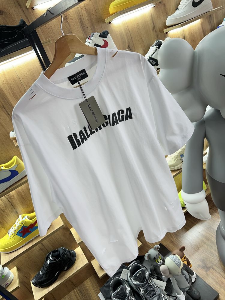 Футболка Balenciaga White / Black Logo