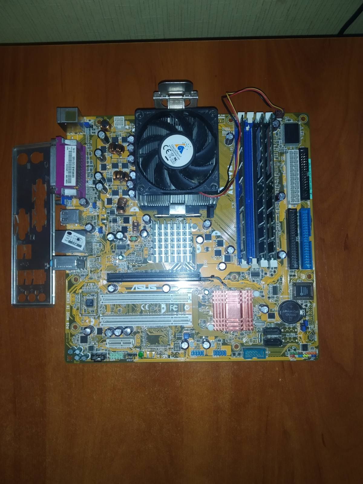 Материнская плата Asus A8N-VM + Процессор  ATHLON-64 3000  Socket 939