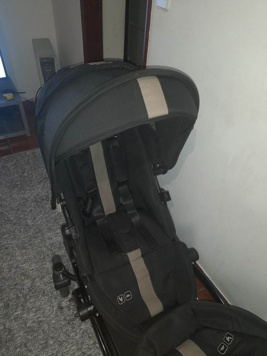Carrinho de gemeos