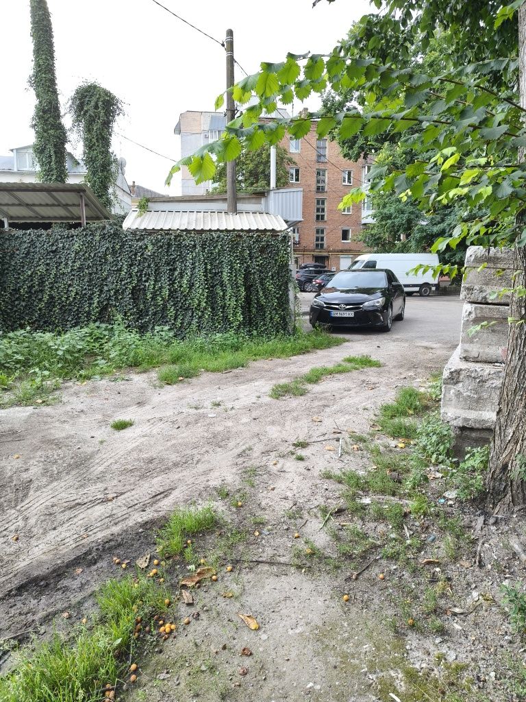Терміново, Центр,2х. Частина будинку,всі зручності централізовані.
