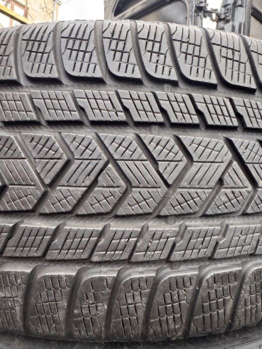 Зимові шини 285 40 r21 Pirelli