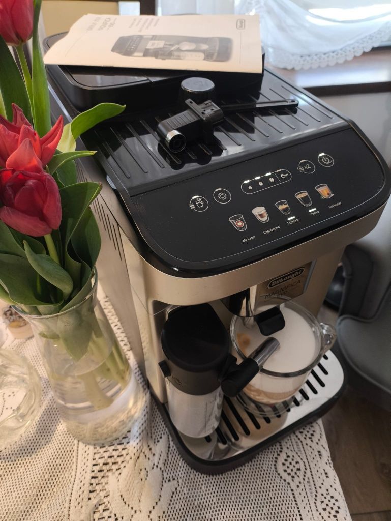 Ekspres do kawy DeLonghi Magnifica Evo