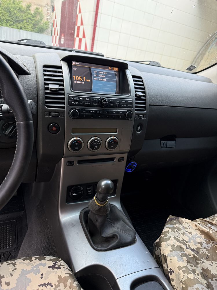 Nissan Pathfinder 2.5 TDI 2008року