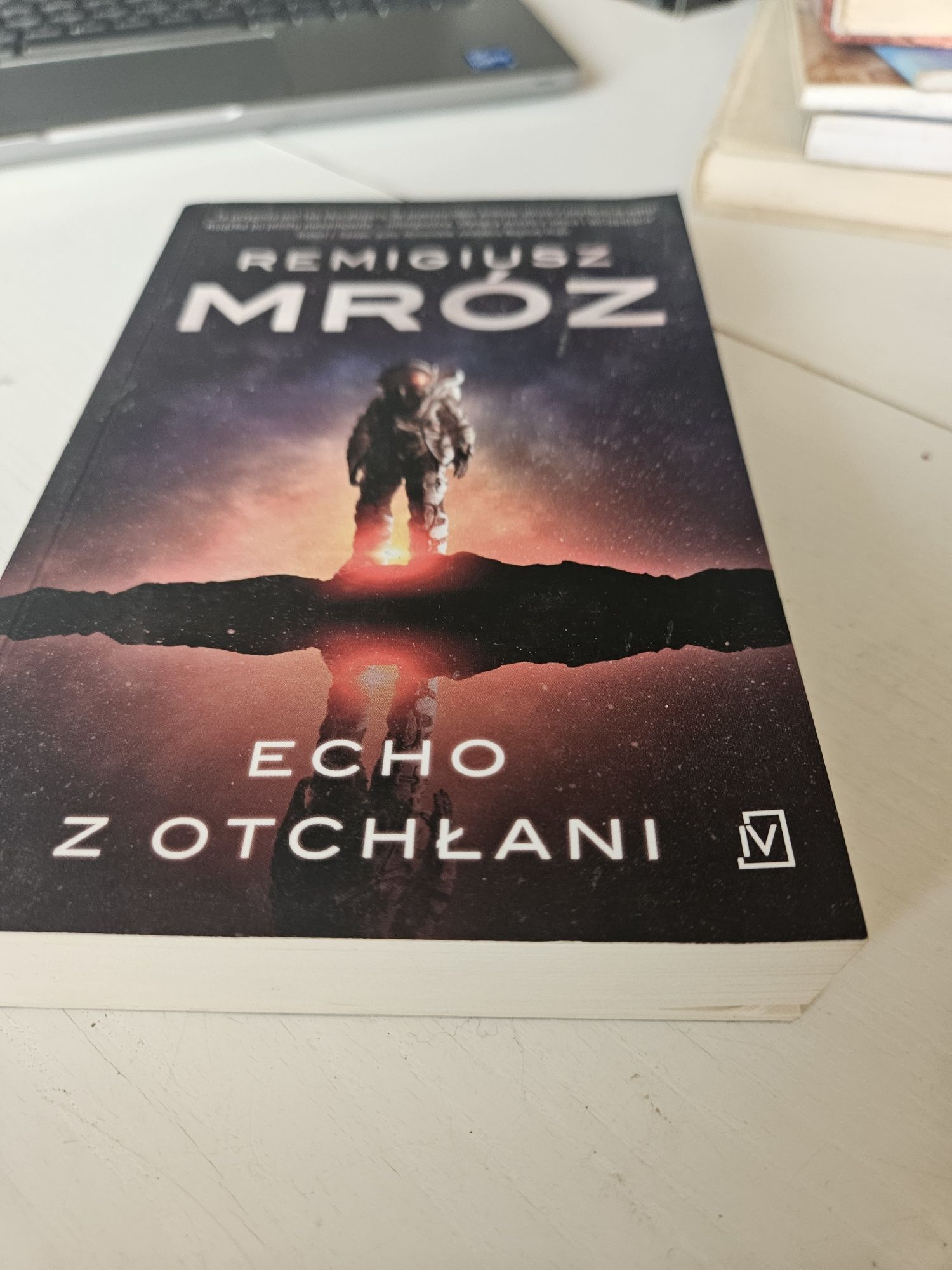 Echo z otchłani Remigiusz Mróz