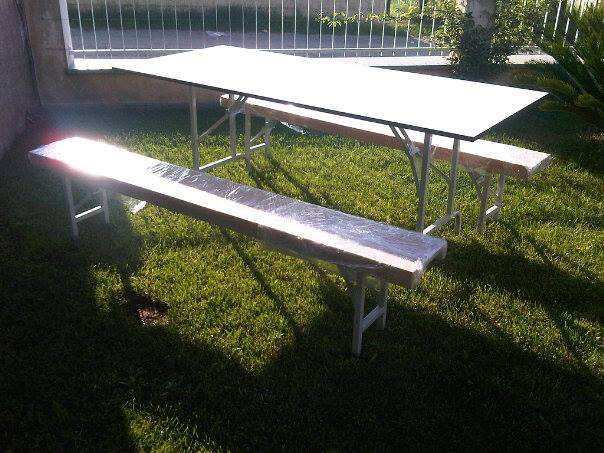 Conjunto de mesa e bancos de facil arrumação POSSIVEL ENTREGA