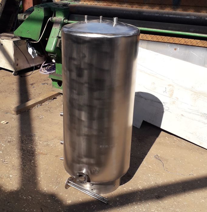 Бак косвенного нагрева. Бак из нержавеющей стали. Теплоаккумулятор