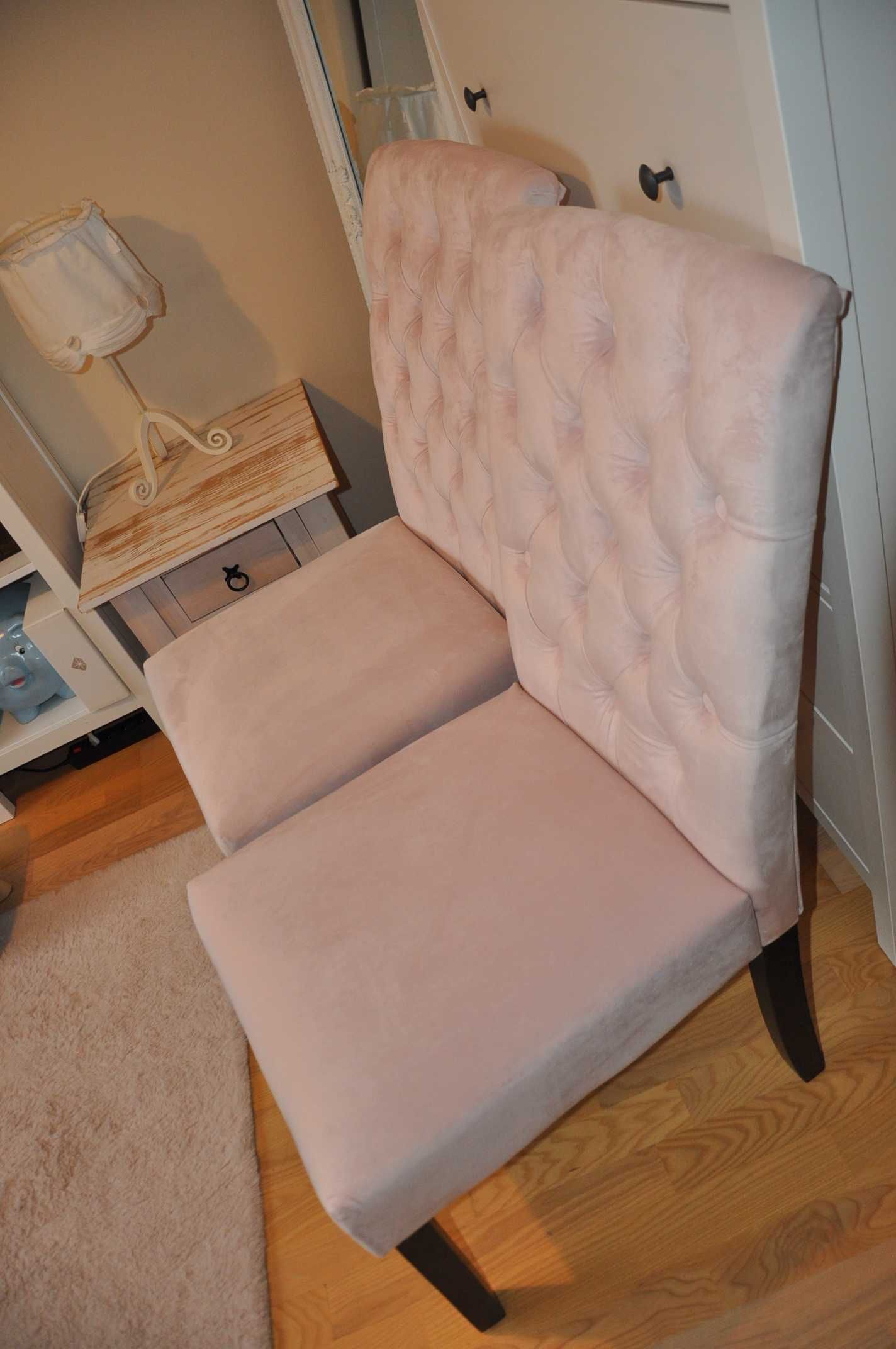 Krzesło tapicerowane kolor blady róż - 1 sztuka