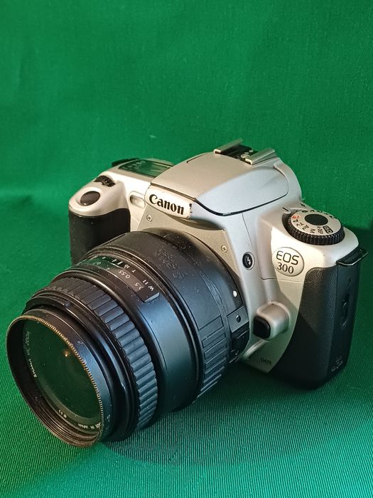 Фотоаппарат Саnon EOS 300.Зеркальный.