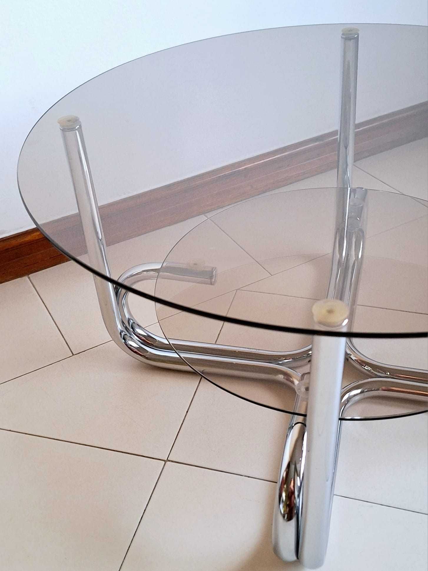Mesa de centro redonda com 2 vidros. Round Coffee Table With Glasses