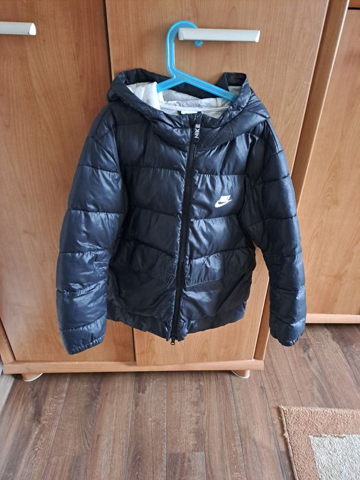 Orginalan Kurtka nike rozm. M  (137-147)