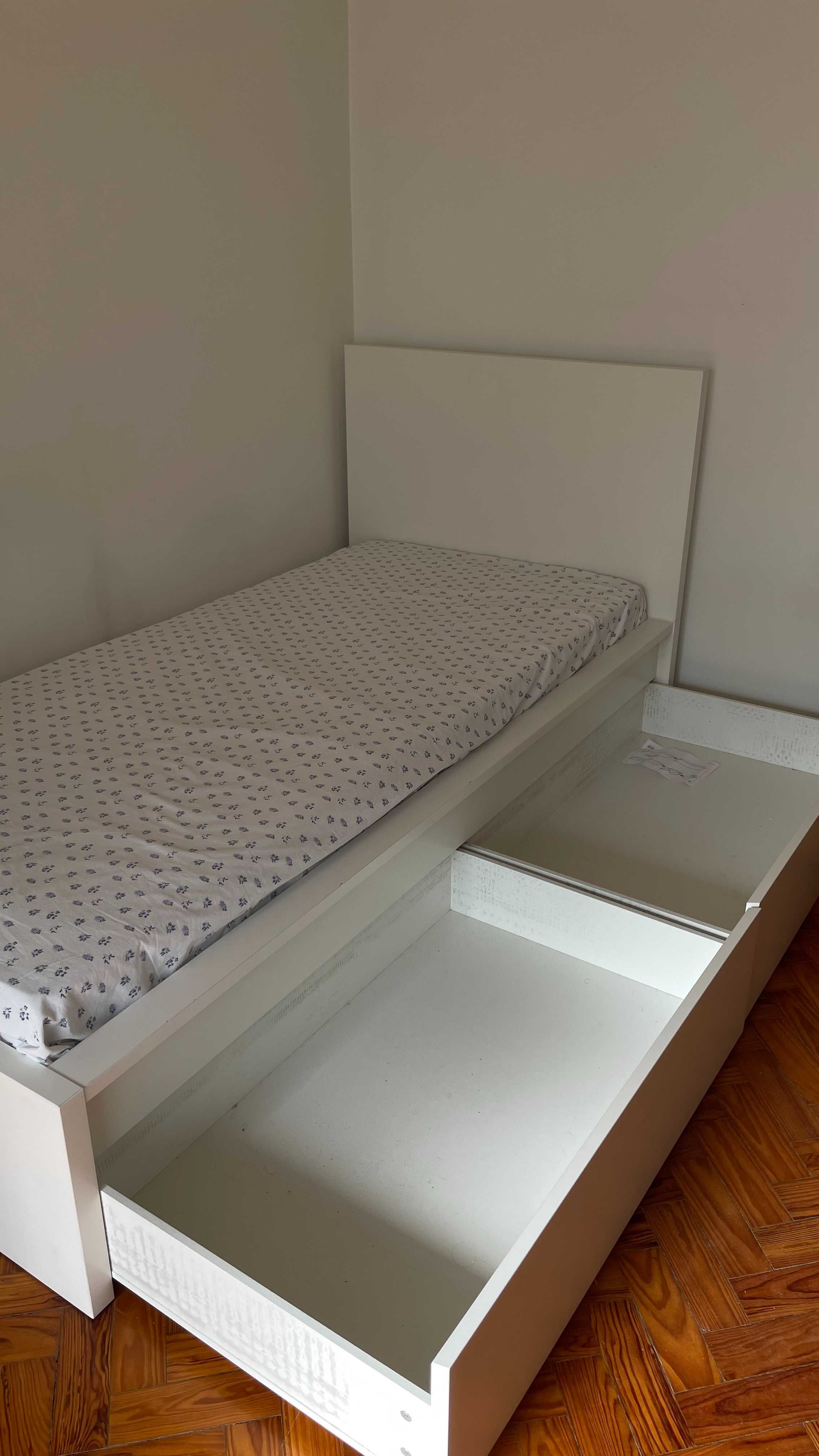 Cama Solteiro IKEA MALM + Colchão + Gavetas