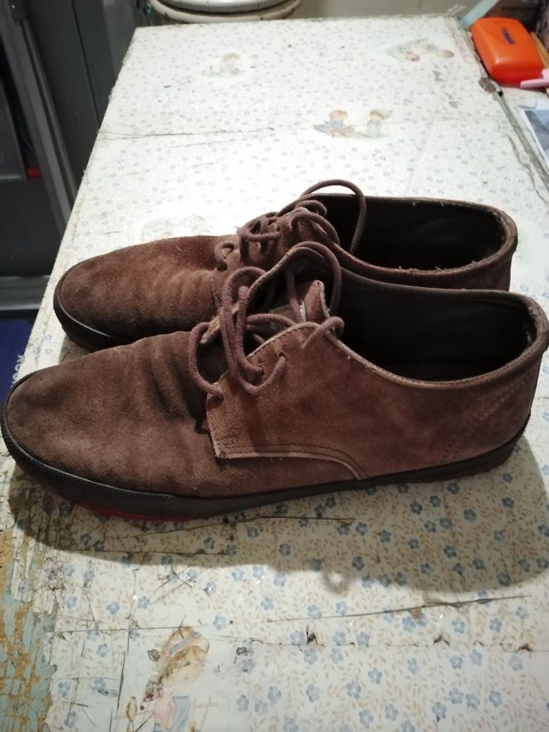 Vendo sapatos novos para homem bom estado