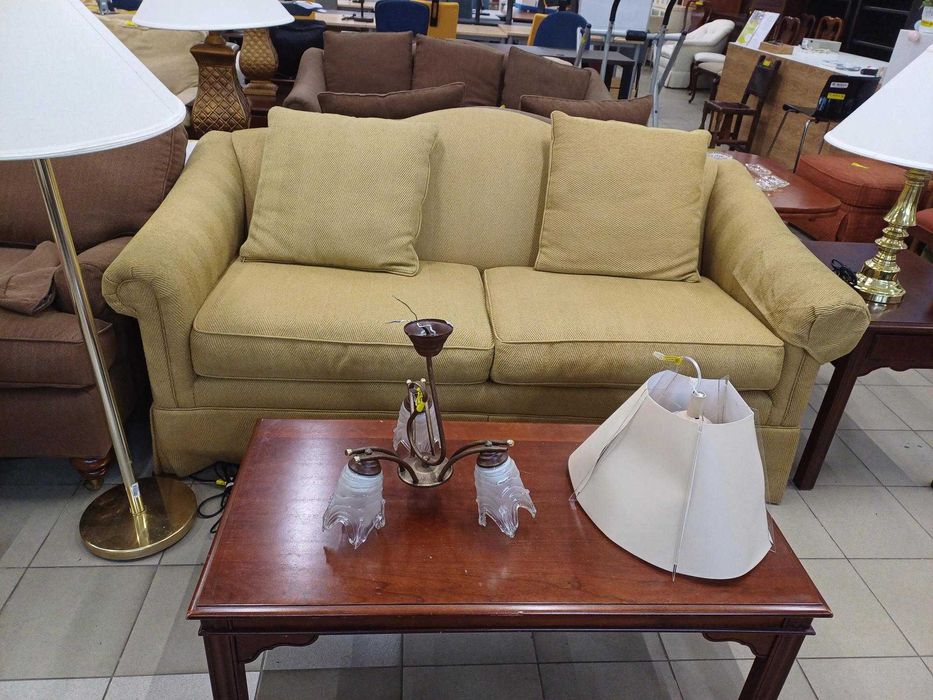 Kanapy Drexel w stylu sofy