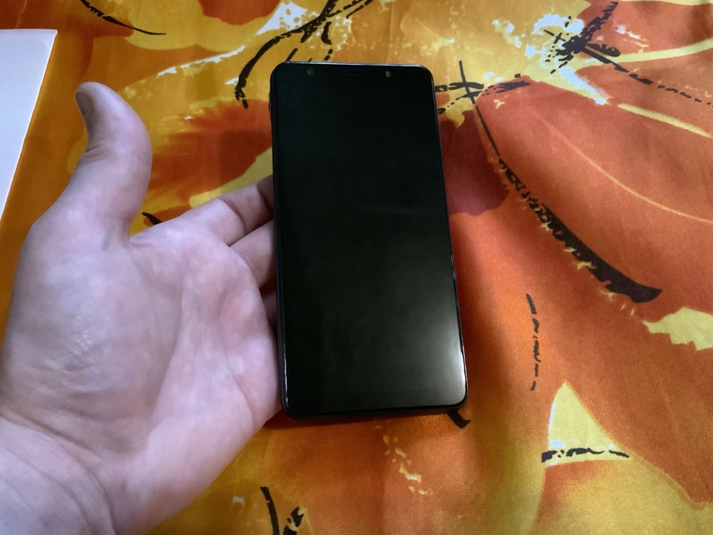 Samsung Galaxy A7. 4/64GB. В отличном состоянии