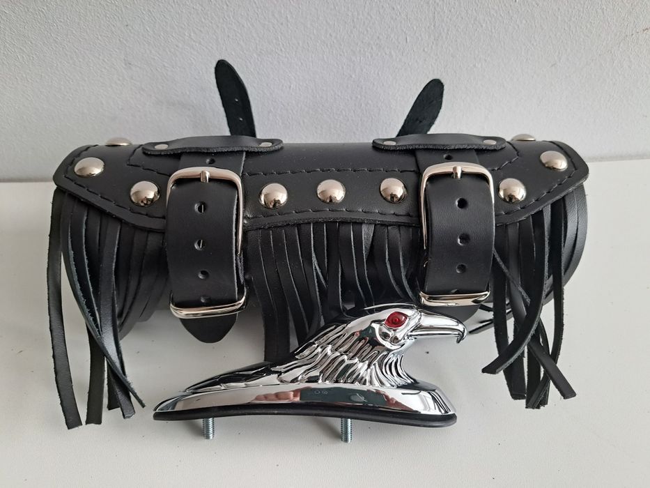 Piórnik,  rolka narzędziowa i orzeł