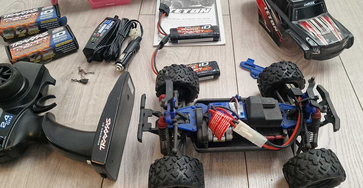 TRAXXAS LaTrax Teton 4WD 1/18 Monster Truck + 2x bateria + karoseria