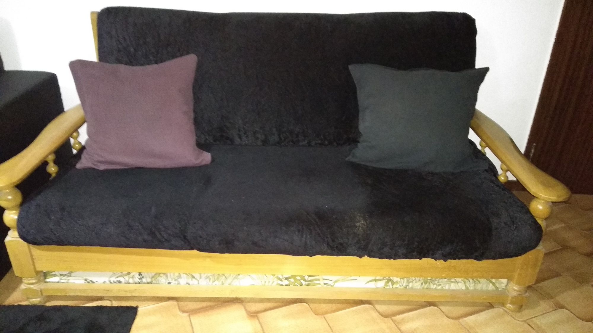 Sofá Cama 3 lugares + Sofá Individual (Ofereço a quem recolher)