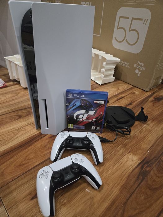 Konsola PlayStation 5  z napędem + Pad + Gra GRAN TURISMO 7