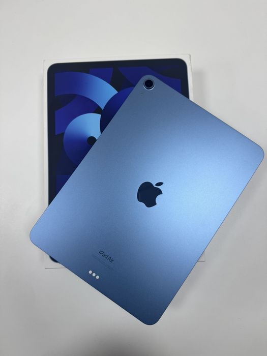 Планшет Apple iPad Air 5 10.9 M1 64GB